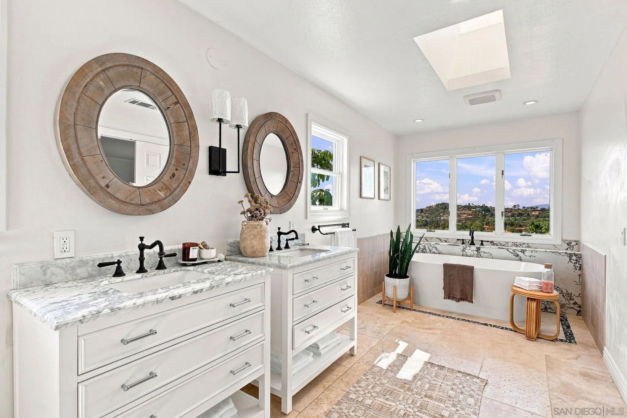 2613 Sunset Hills