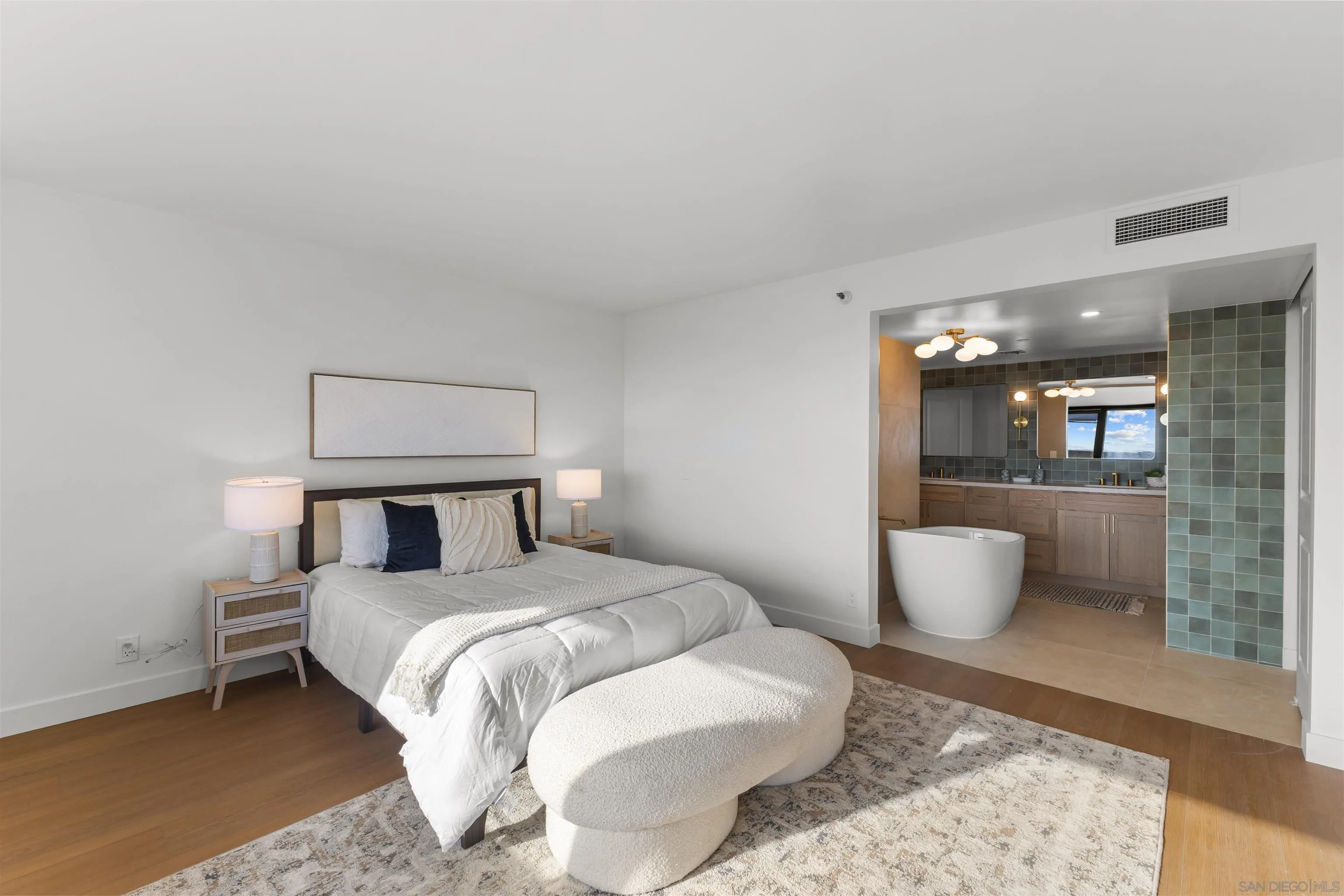 230 W Laurel St Unit 502