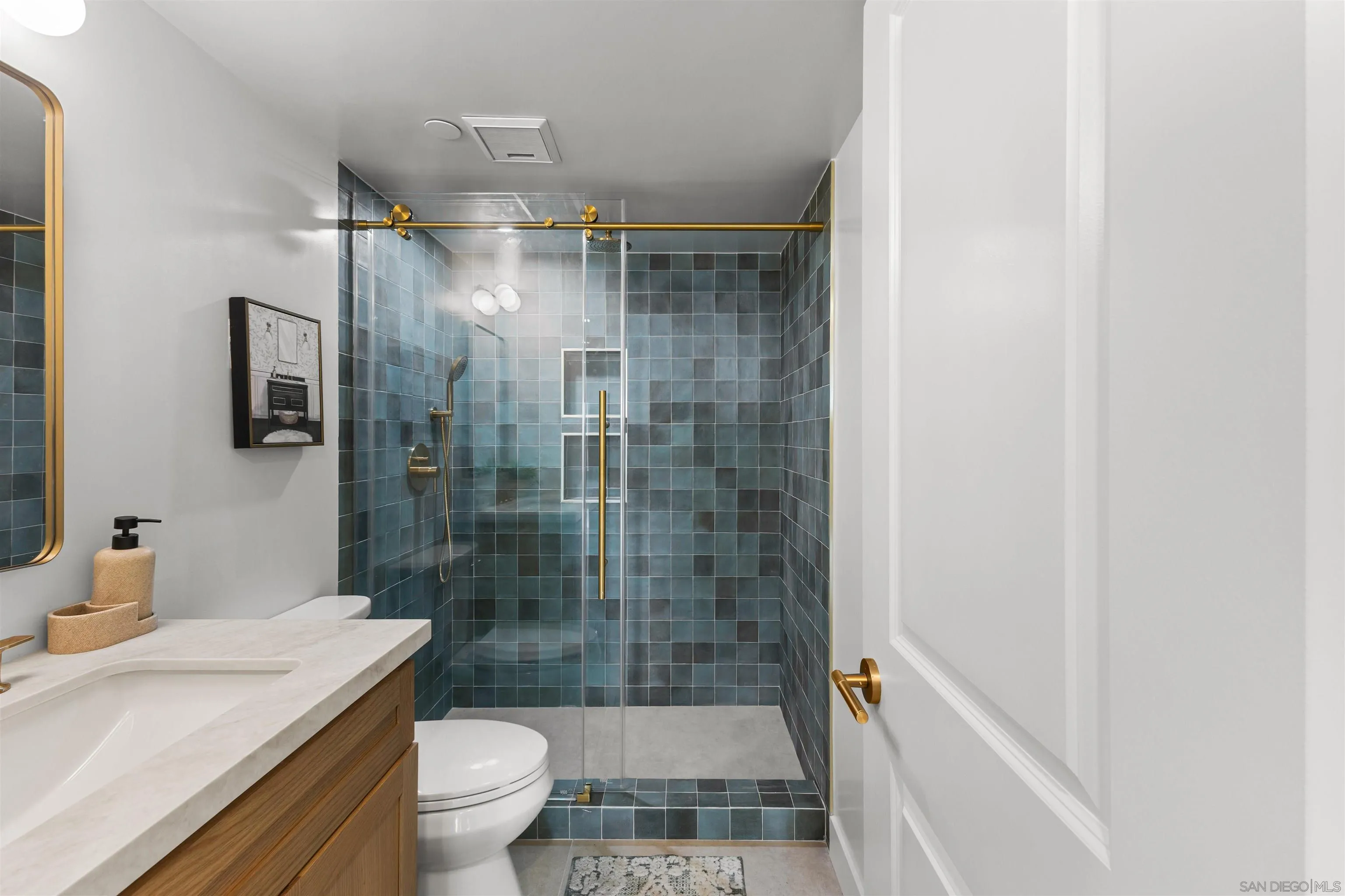 230 W Laurel St Unit 502