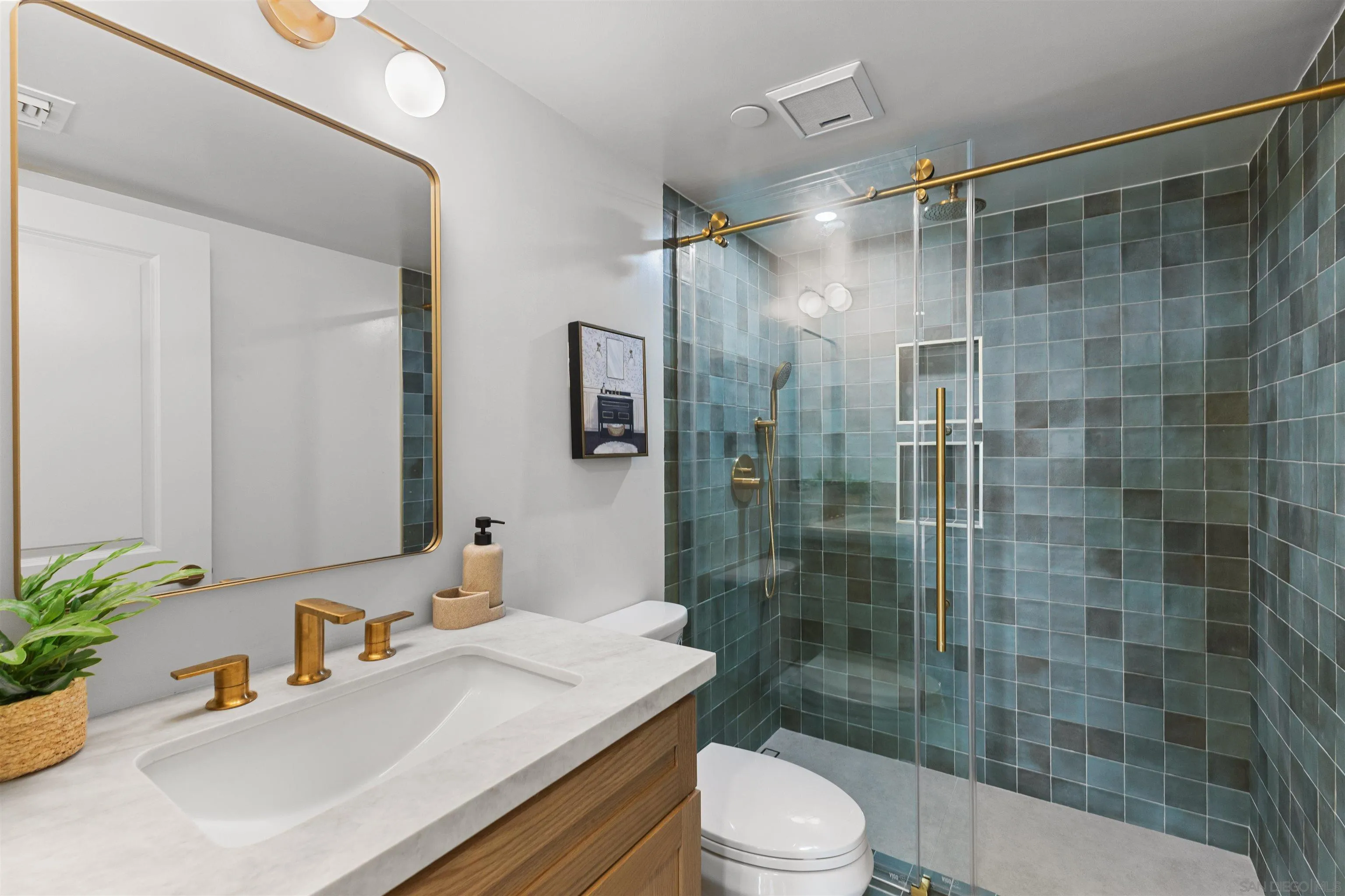 230 W Laurel St Unit 502
