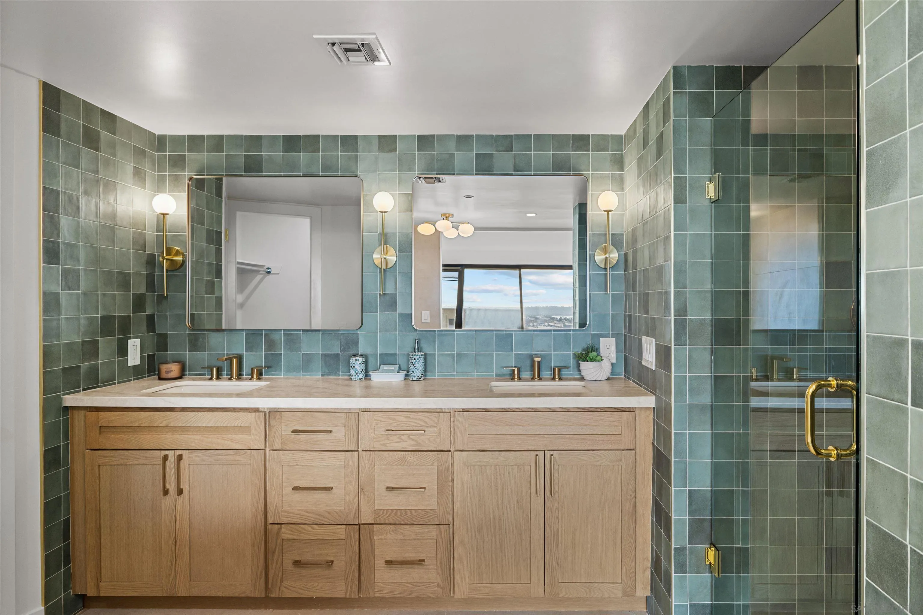 230 W Laurel St Unit 502