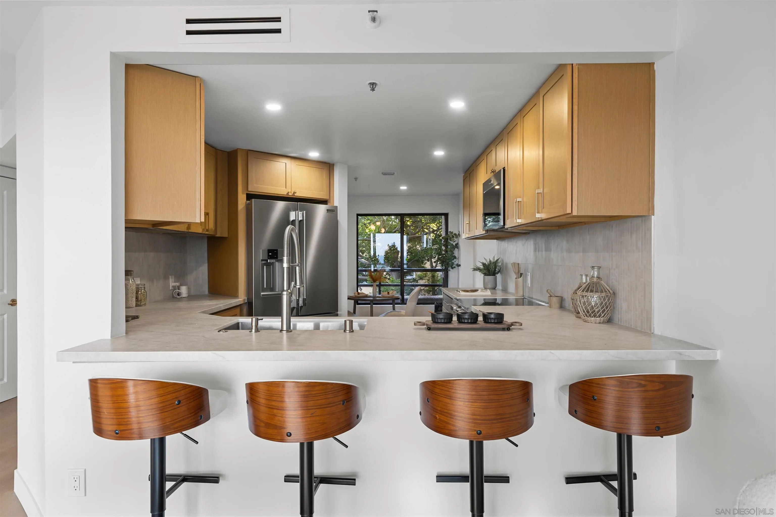 230 W Laurel St Unit 502