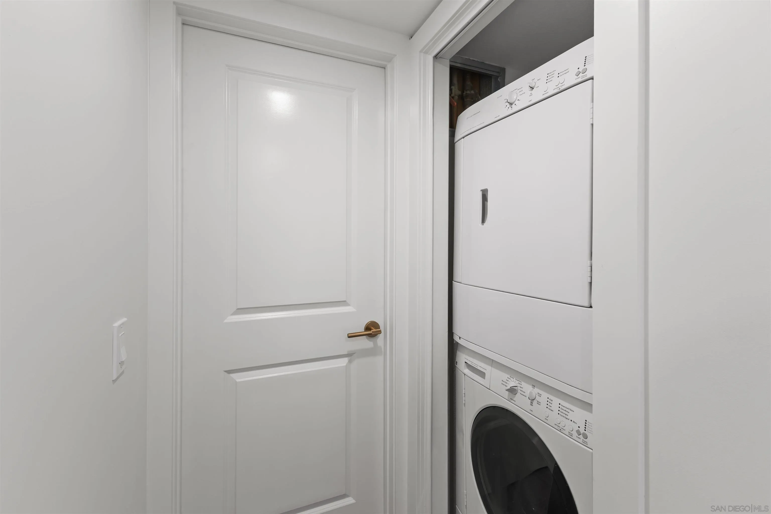 230 W Laurel St Unit 502