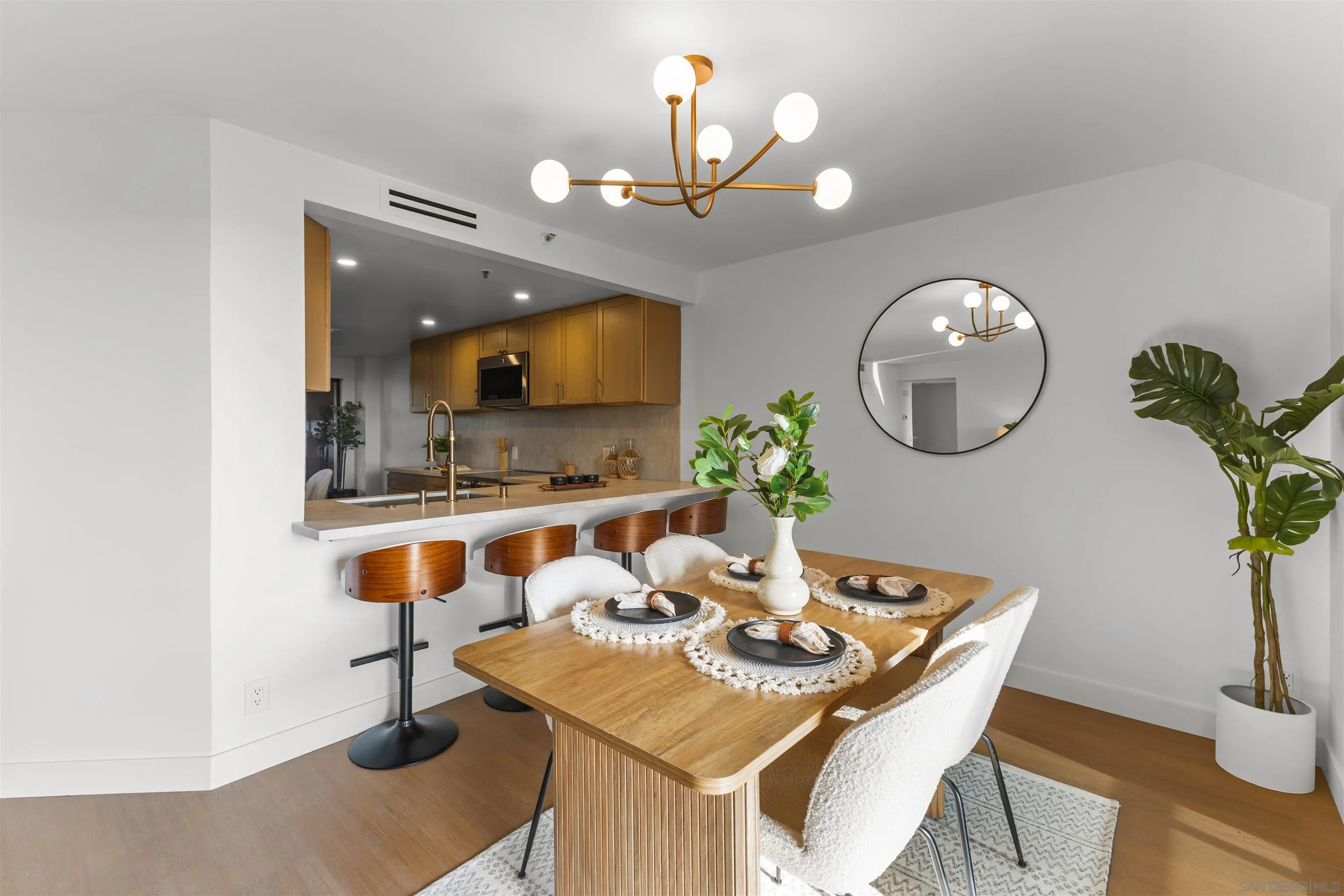 230 W Laurel St Unit 502