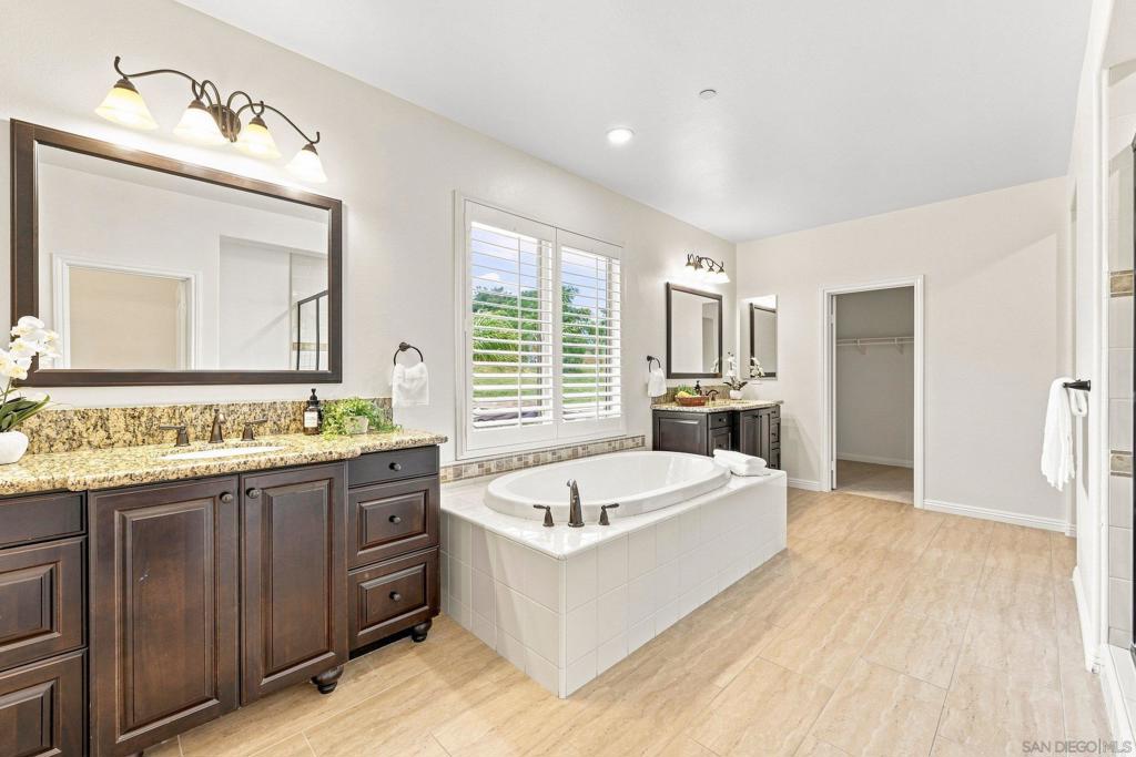 3051 Vineyard Way