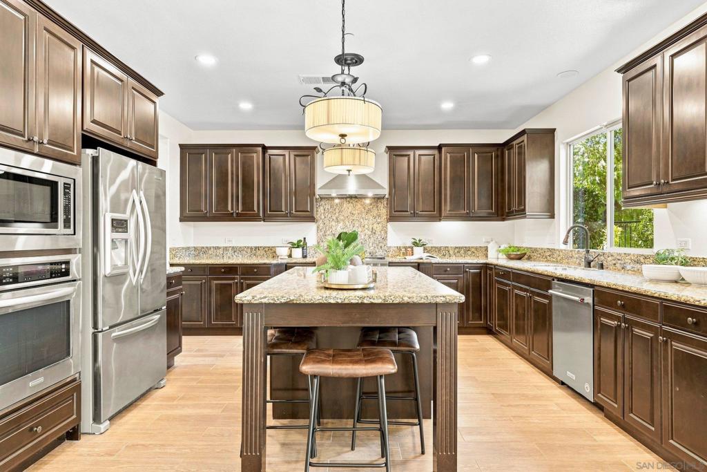 3051 Vineyard Way