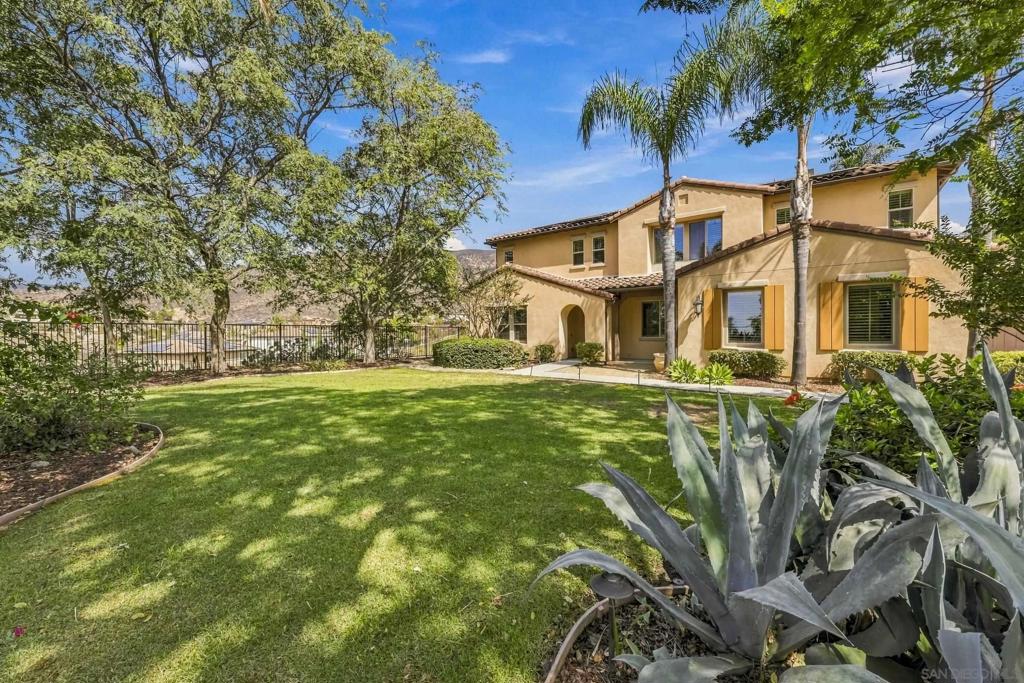 3051 Vineyard Way
