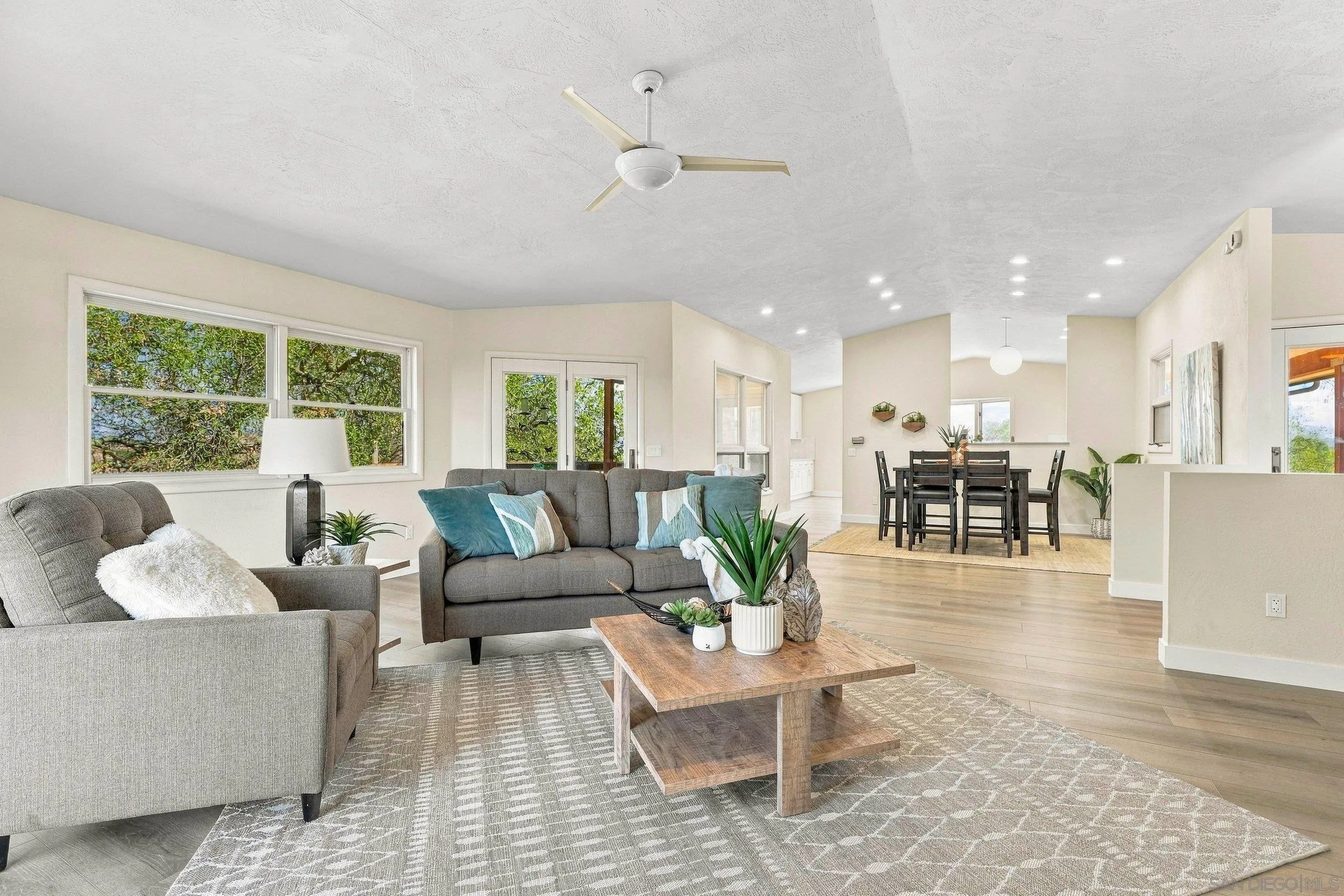 16541 Highland Valley Rd
