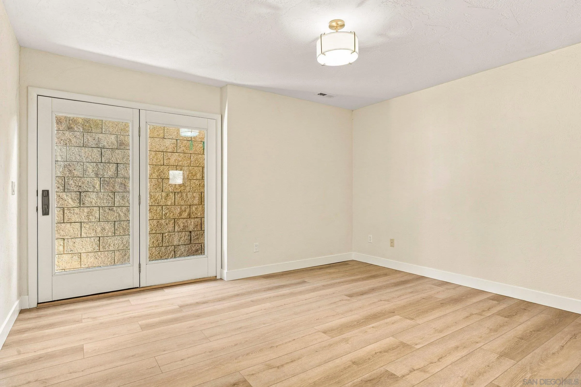 16541 Highland Valley Rd