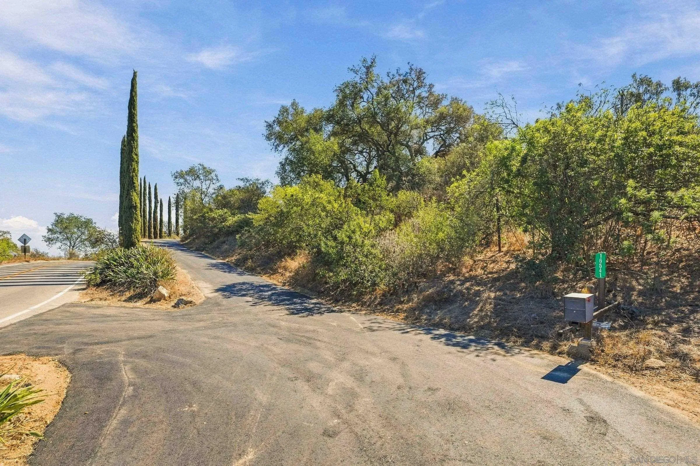 16541 Highland Valley Rd