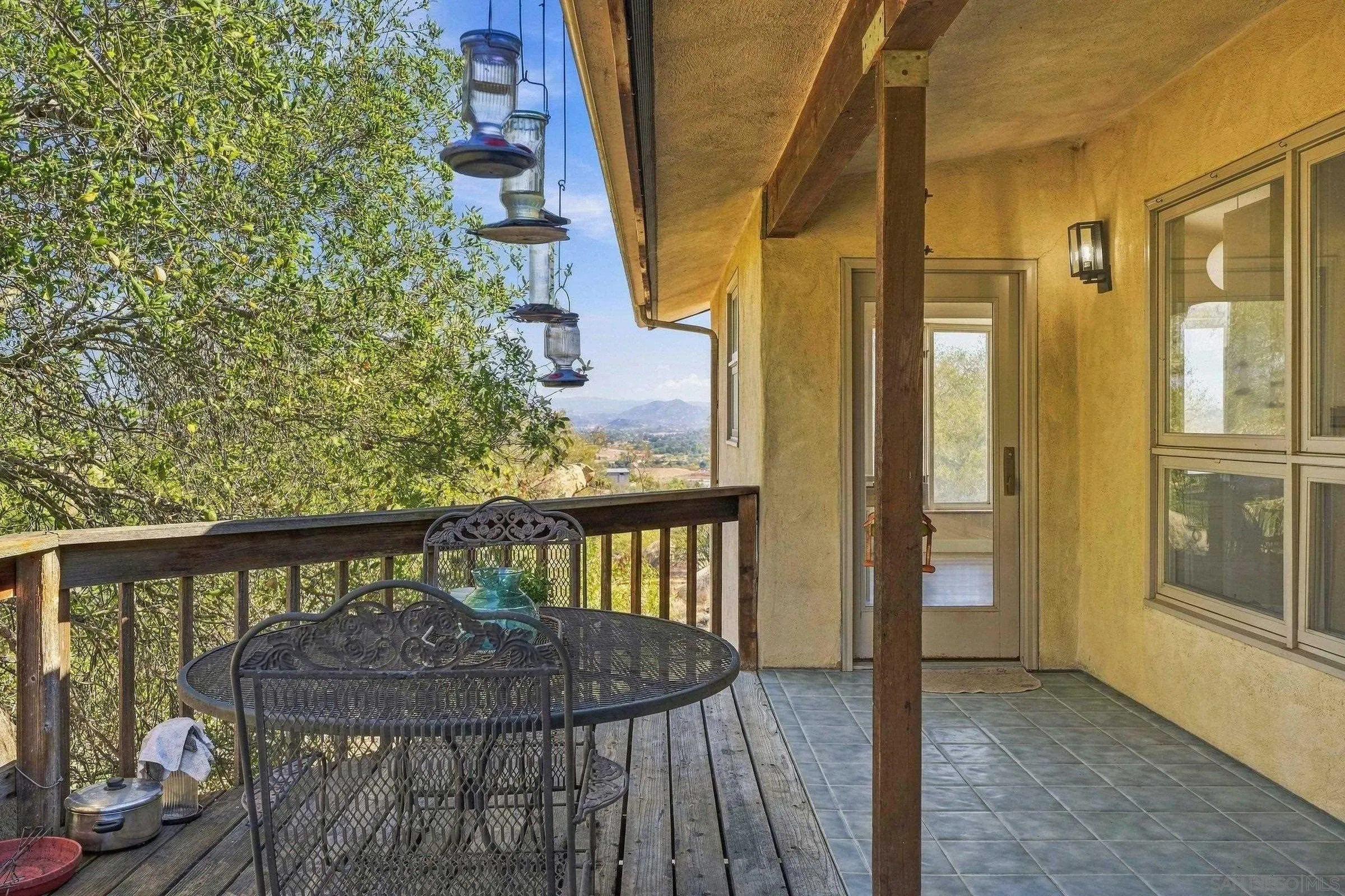 16541 Highland Valley Rd