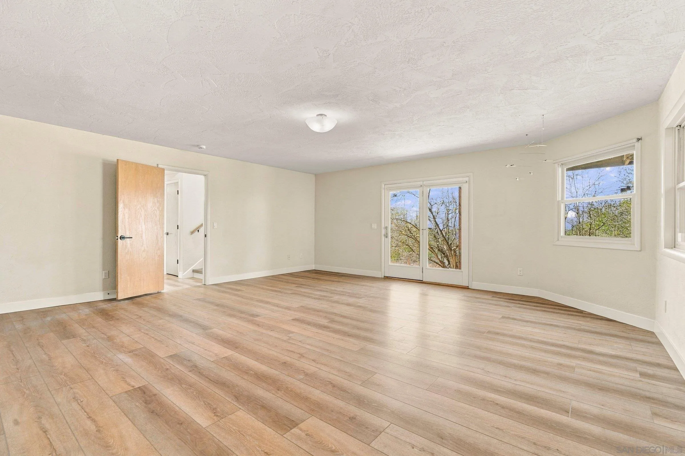 16541 Highland Valley Rd
