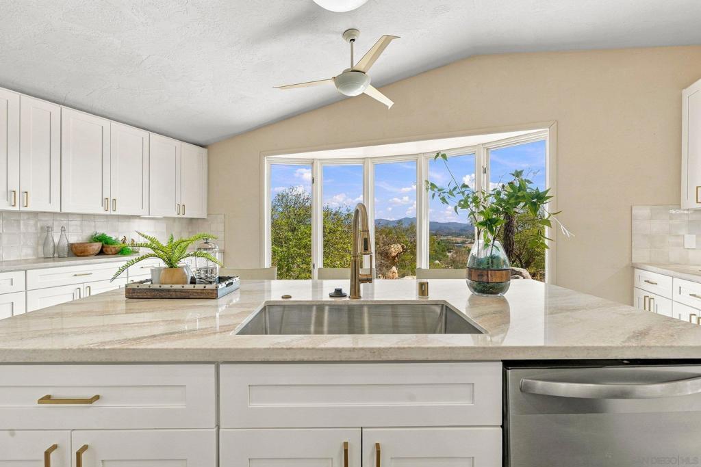 16541 Highland Valley Rd