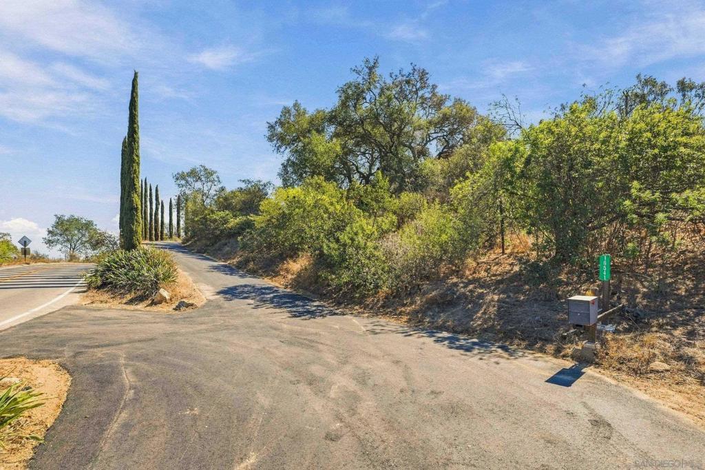 16541 Highland Valley Rd