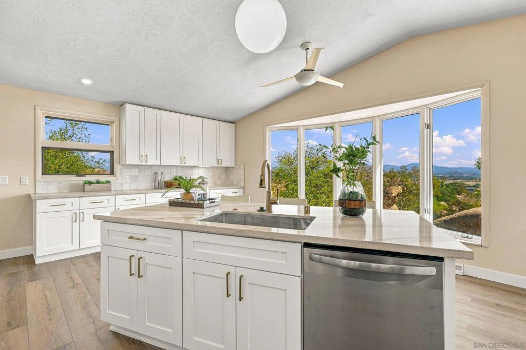 16541 Highland Valley Rd