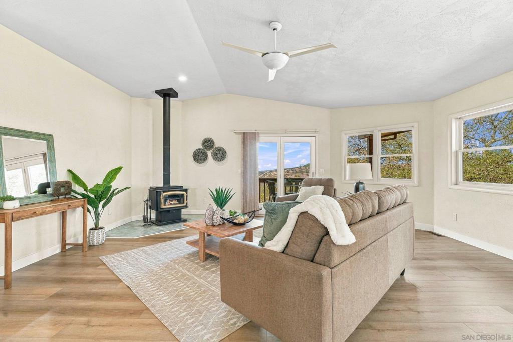 16541 Highland Valley Rd