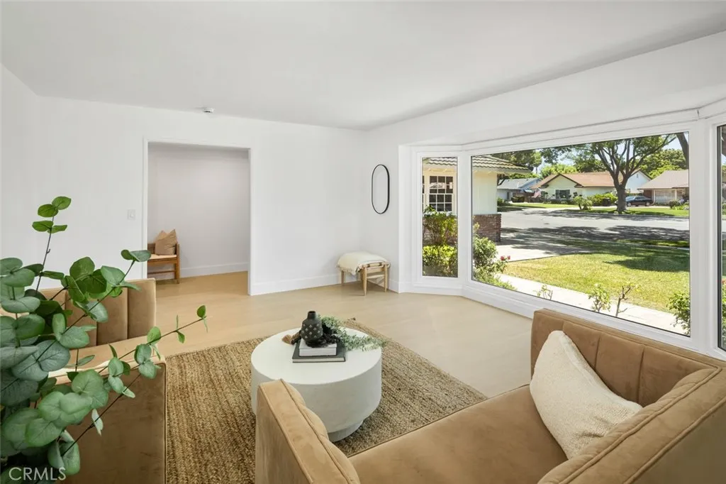 1537 W Laster Avenue