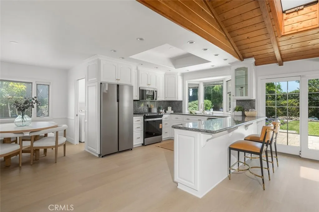 1537 W Laster Avenue