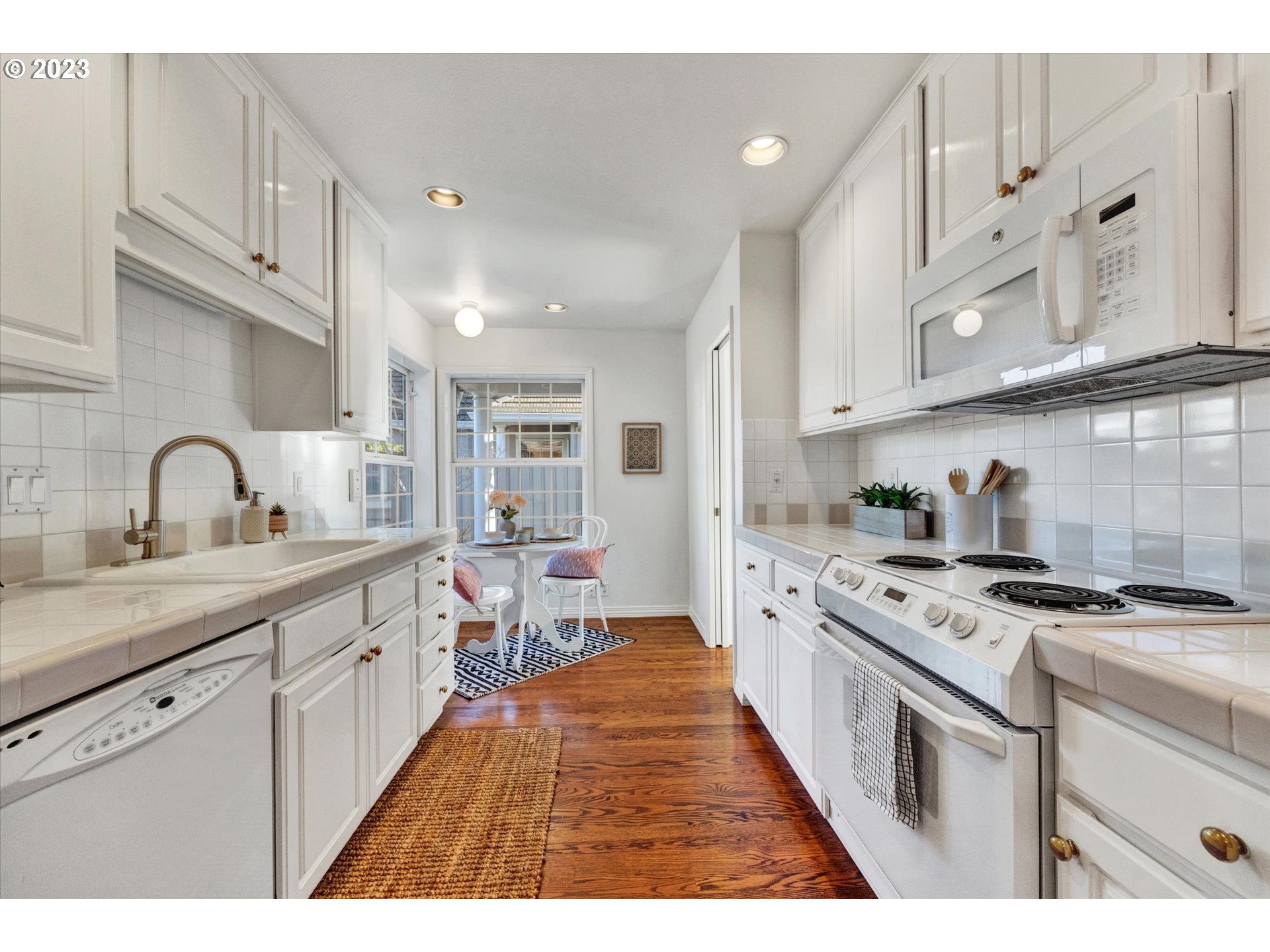 15714 NW CLUBHOUSE DR