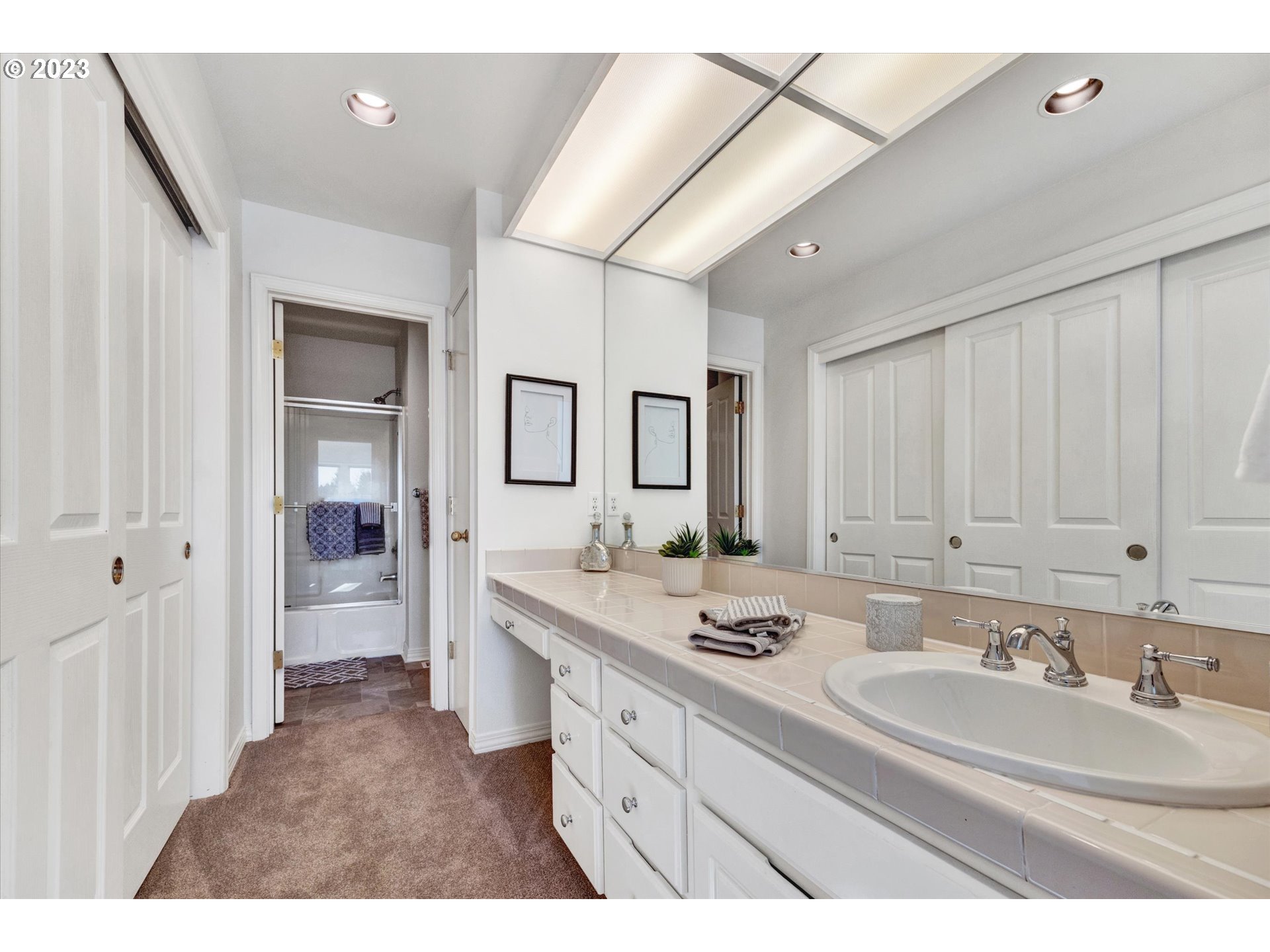 15714 NW CLUBHOUSE DR