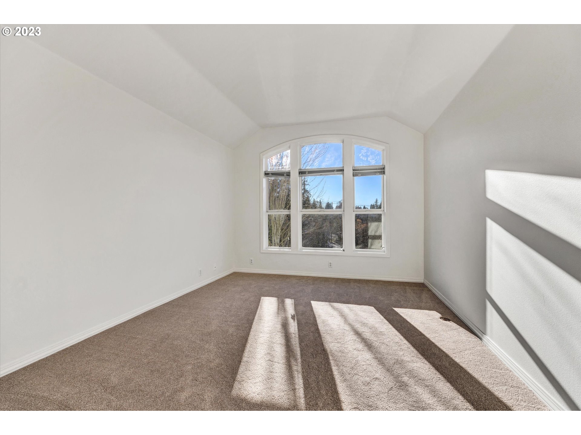 15714 NW CLUBHOUSE DR