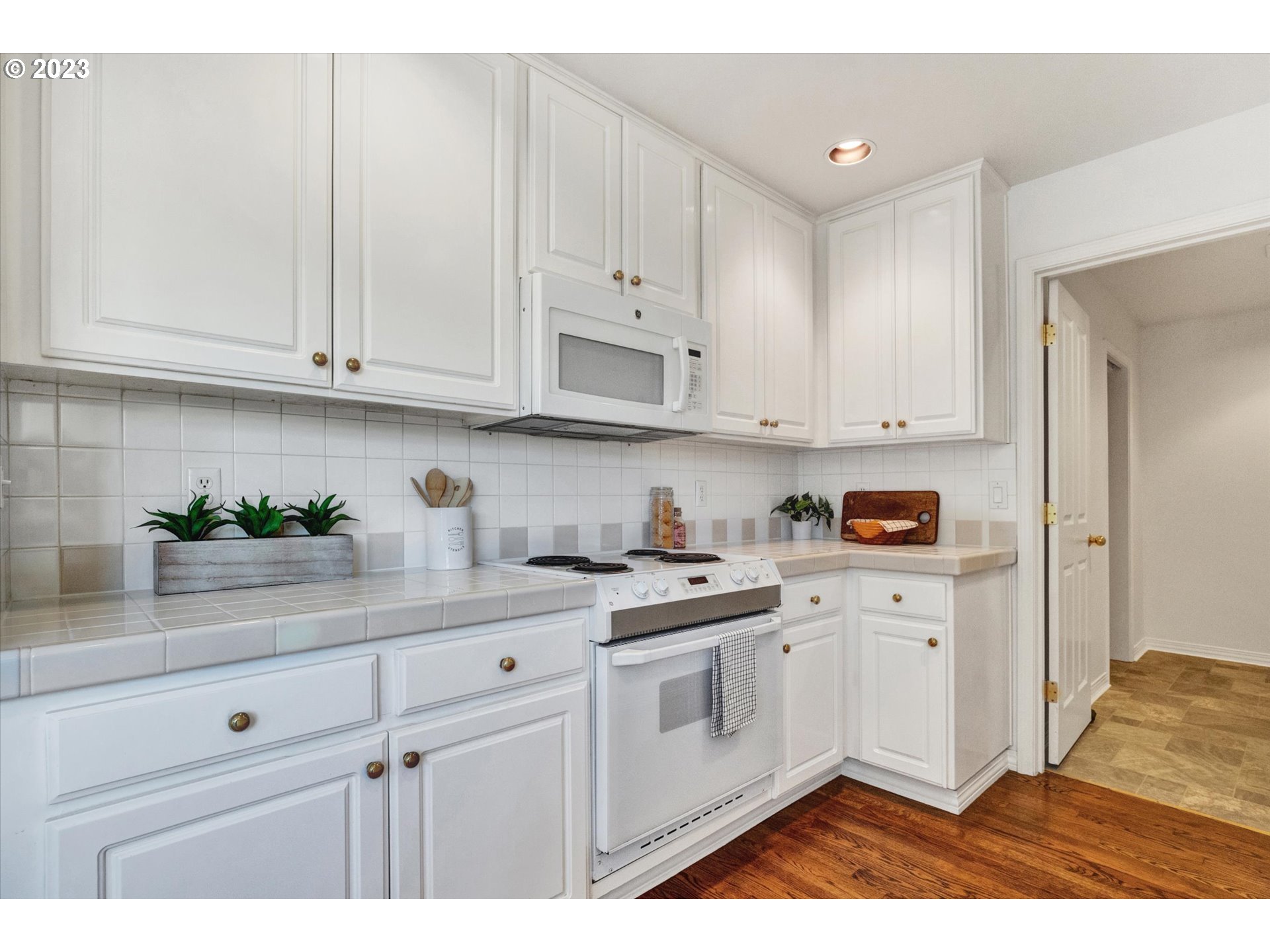 15714 NW CLUBHOUSE DR