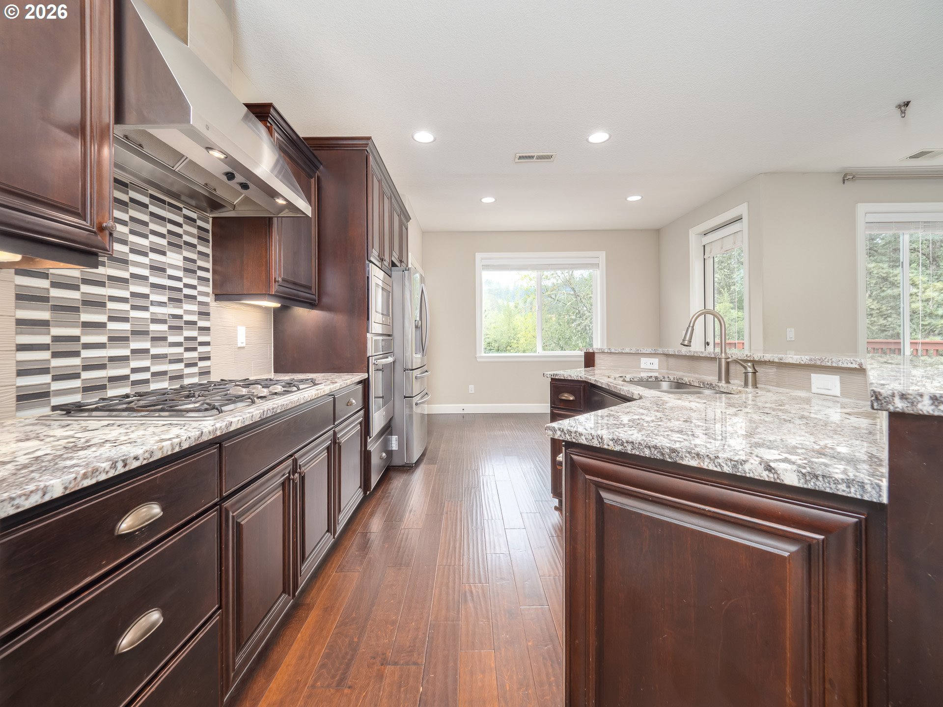 5818 NW BANNISTER DR
