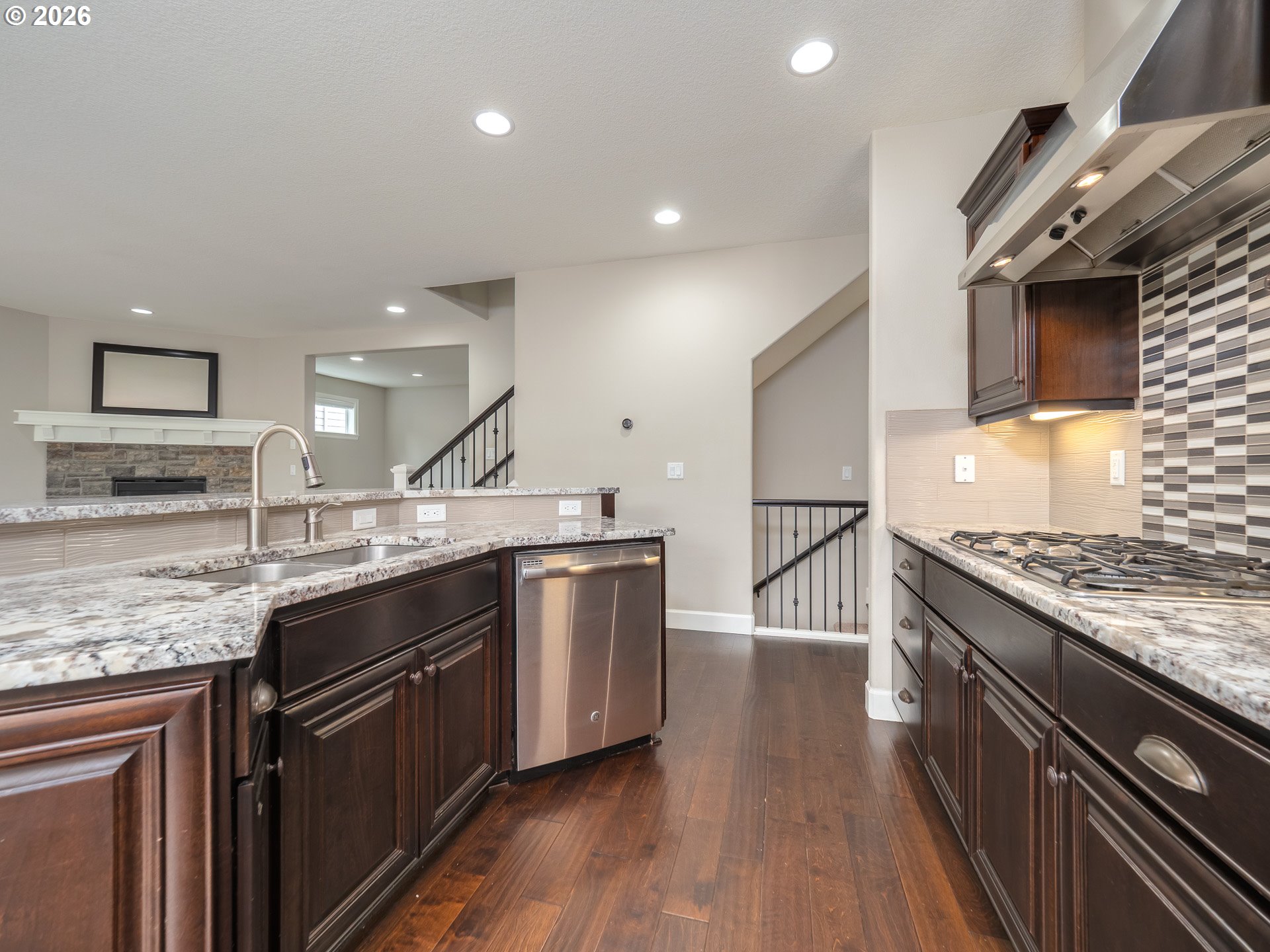 5818 NW BANNISTER DR