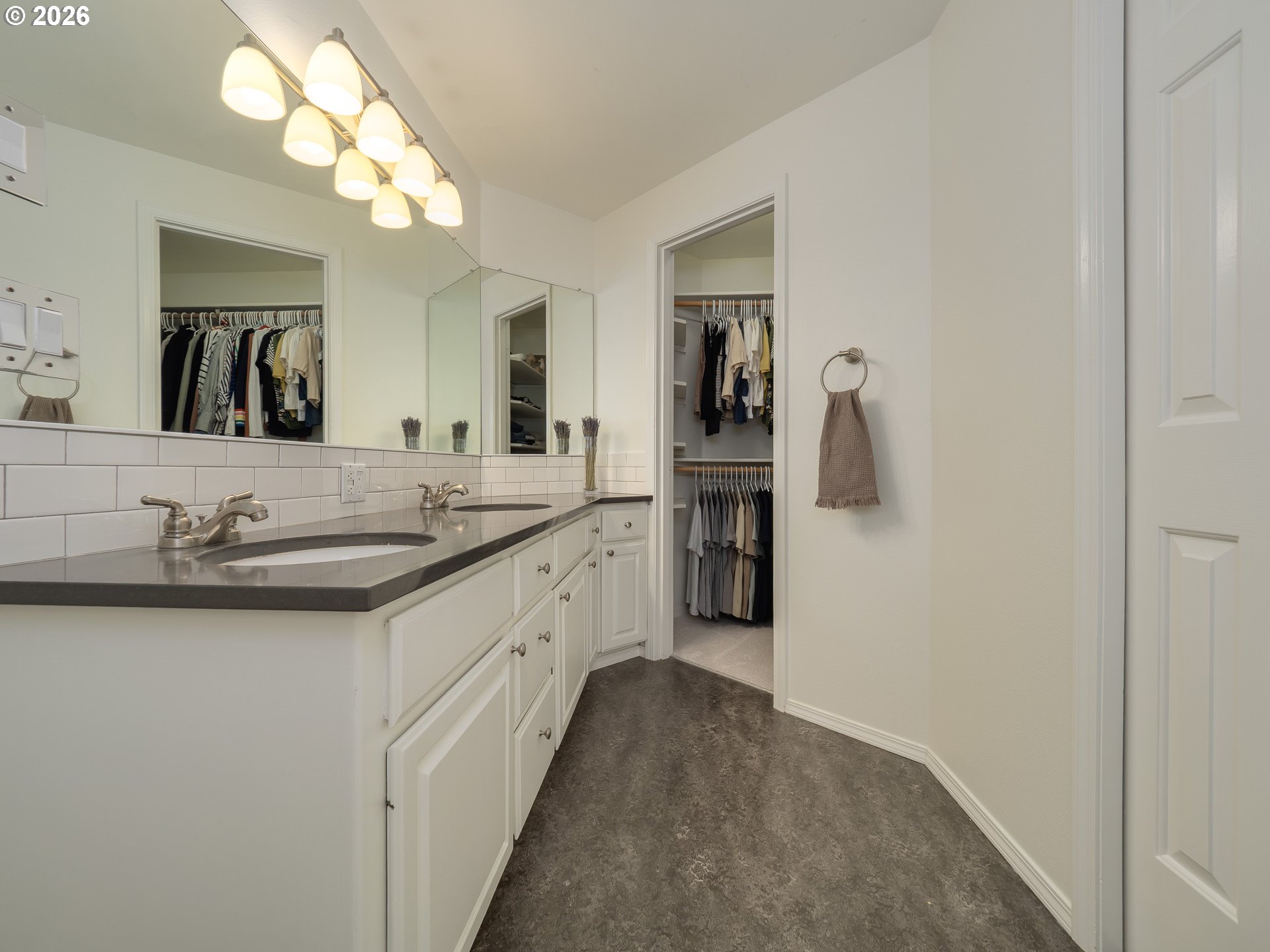 16572 SW TIMBERLAND DR