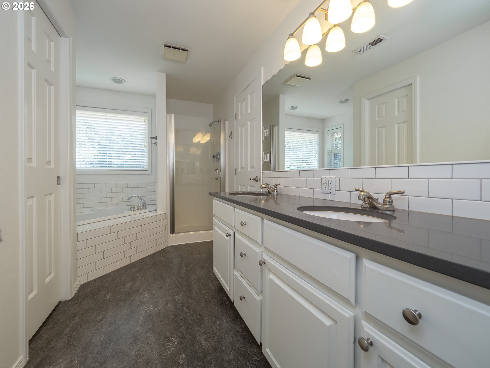 16572 SW TIMBERLAND DR