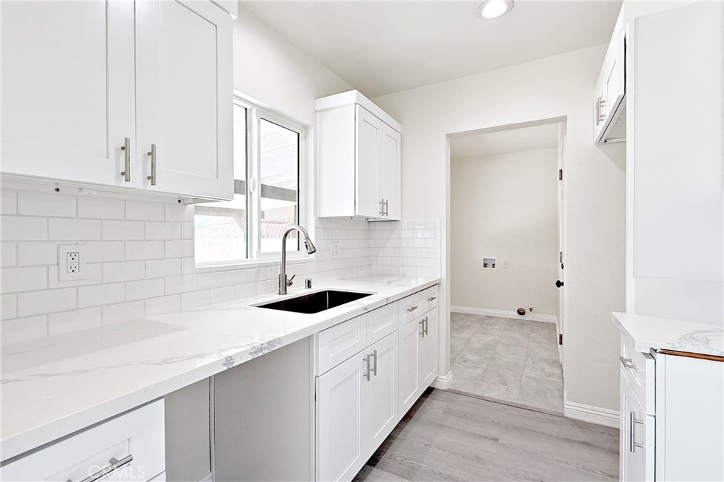 21823 S Embassy Avenue