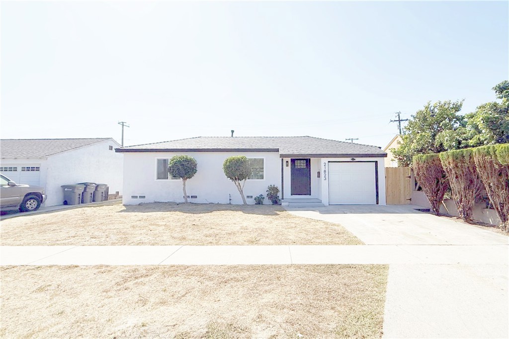 21823 S Embassy Avenue