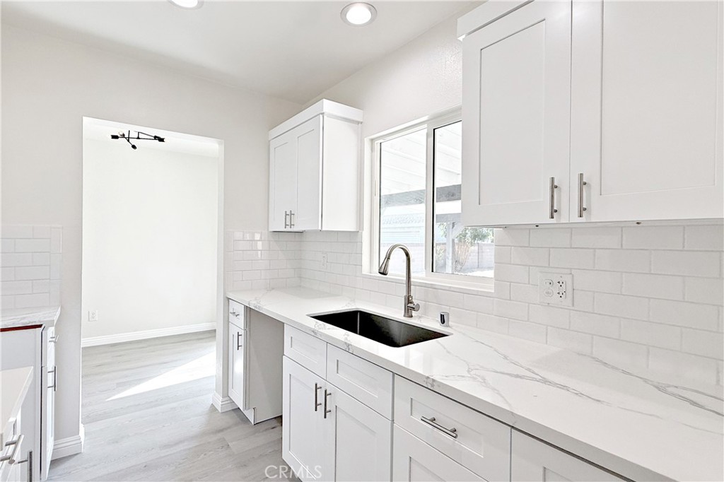 21823 S Embassy Avenue