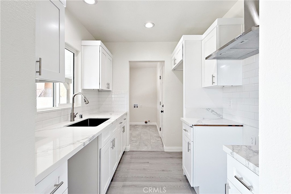 21823 S Embassy Avenue