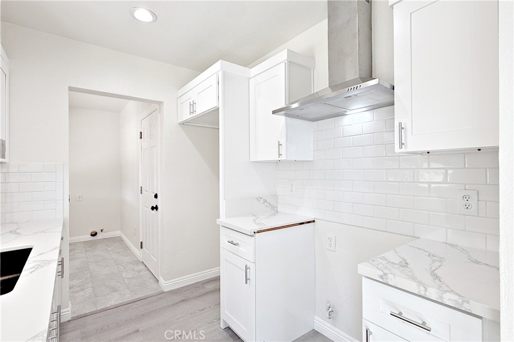 21823 S Embassy Avenue