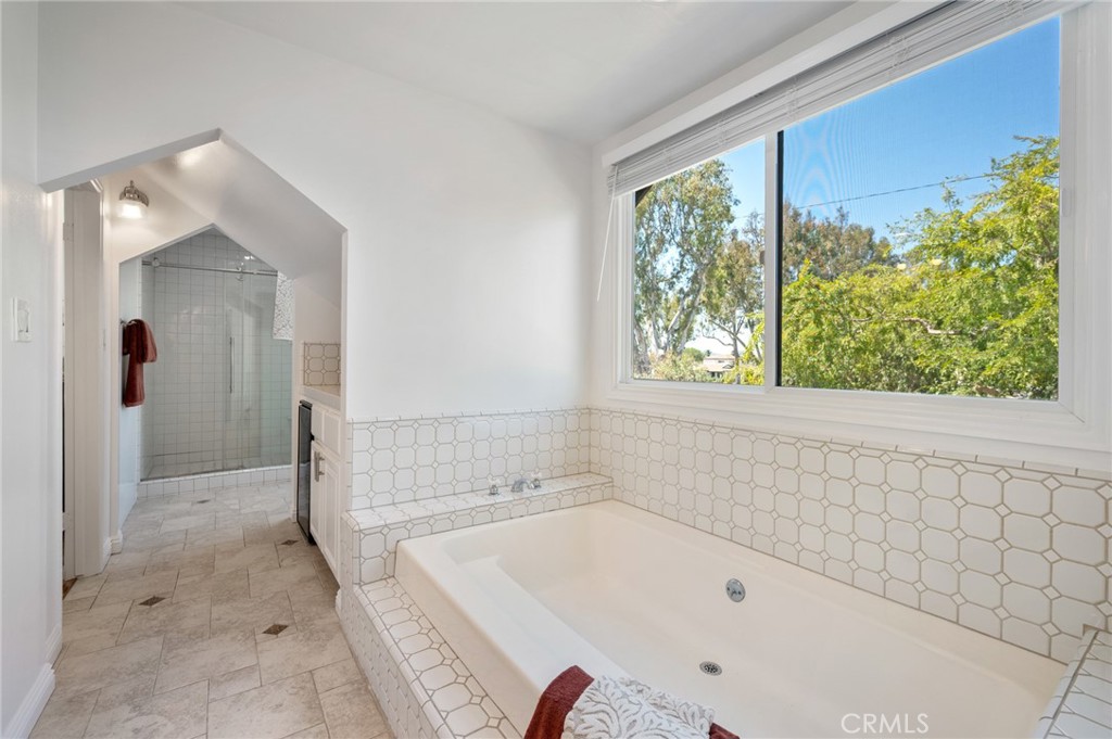 1122 Cranbrook Avenue