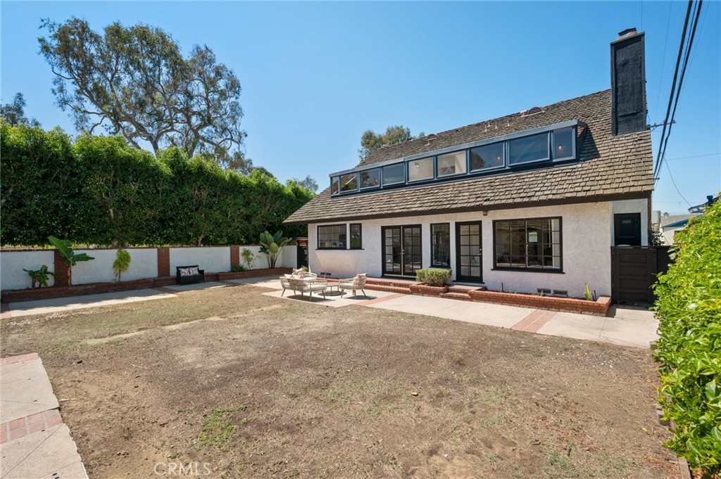 1122 Cranbrook Avenue