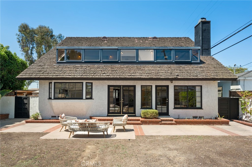1122 Cranbrook Avenue
