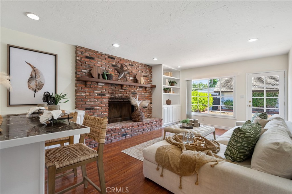 1122 Cranbrook Avenue