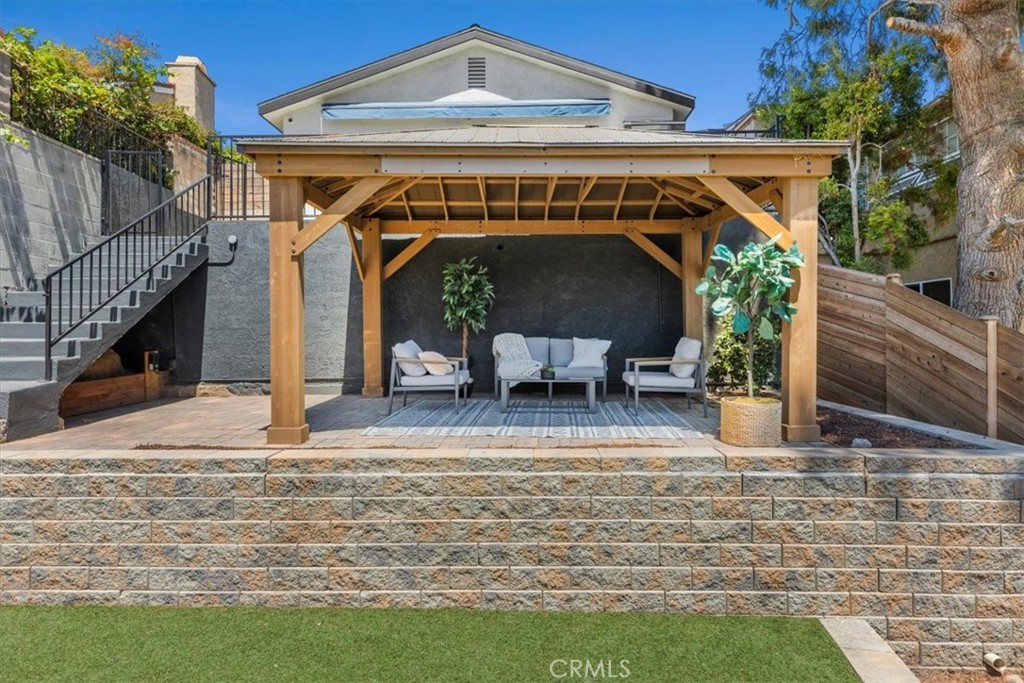 995 W Channel Street