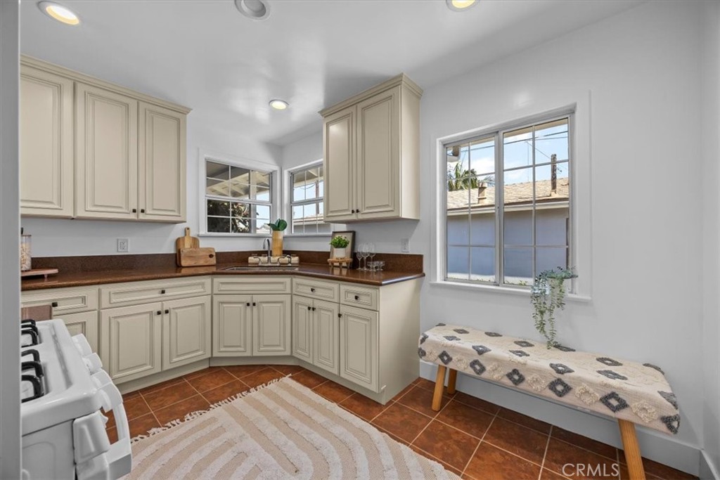 13204 S Wilton Place