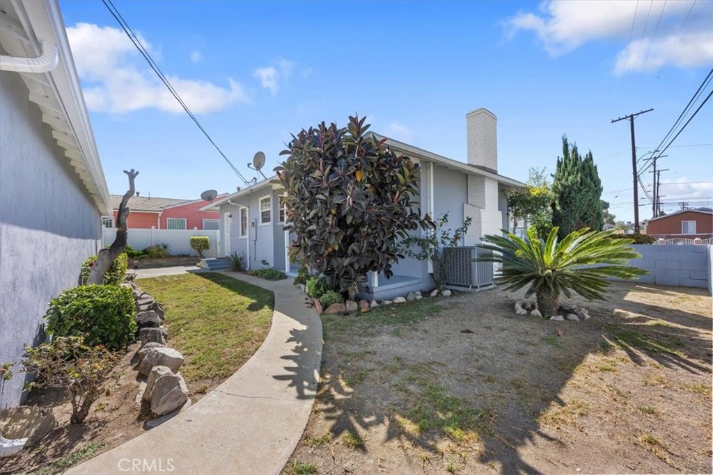 13204 S Wilton Place