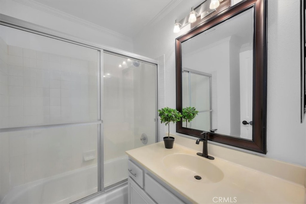 4003 W 165th Street