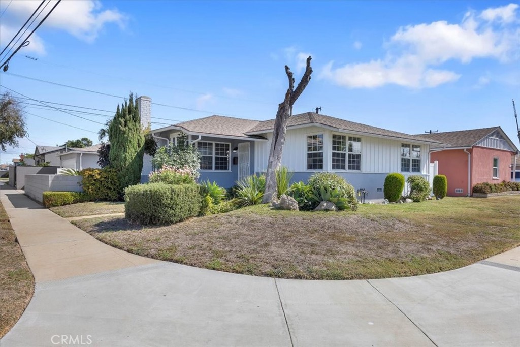 13204 S Wilton Place