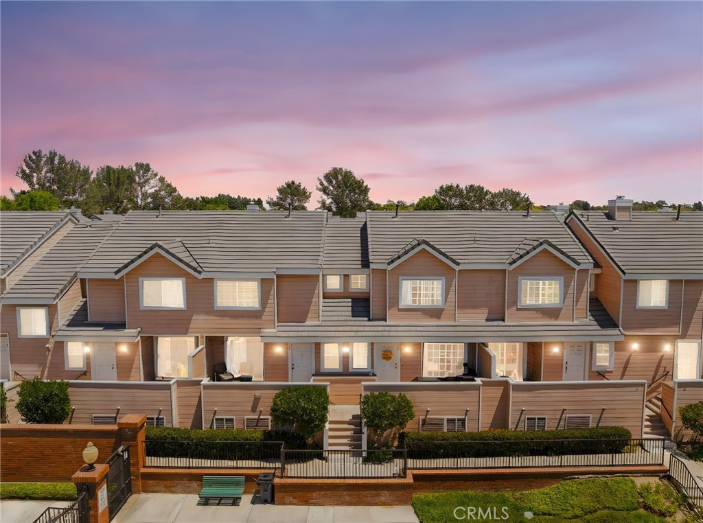 2800 Plaza Del Amo 20