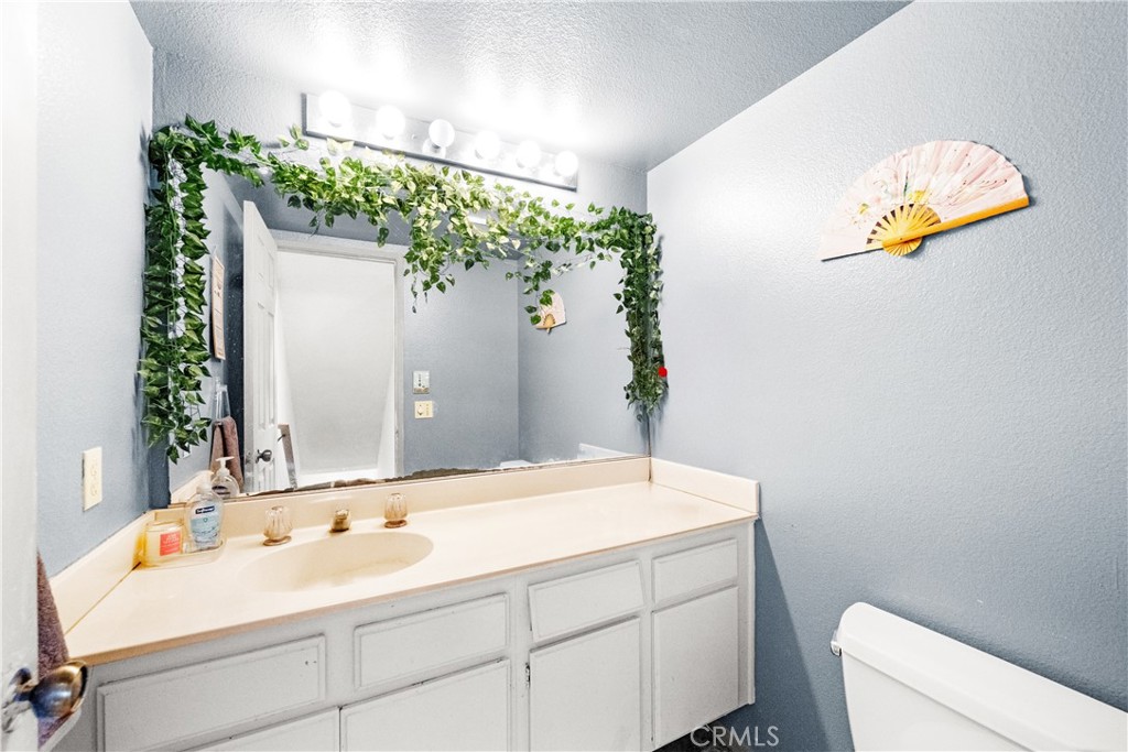 2800 Plaza Del Amo 20