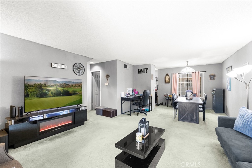 2800 Plaza Del Amo 20