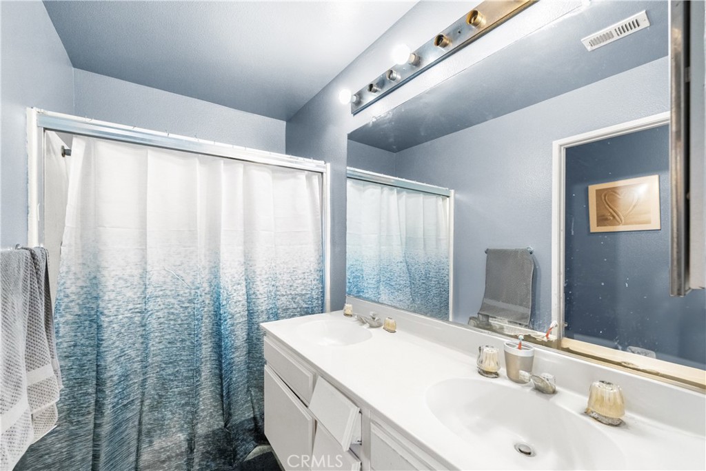 2800 Plaza Del Amo 20