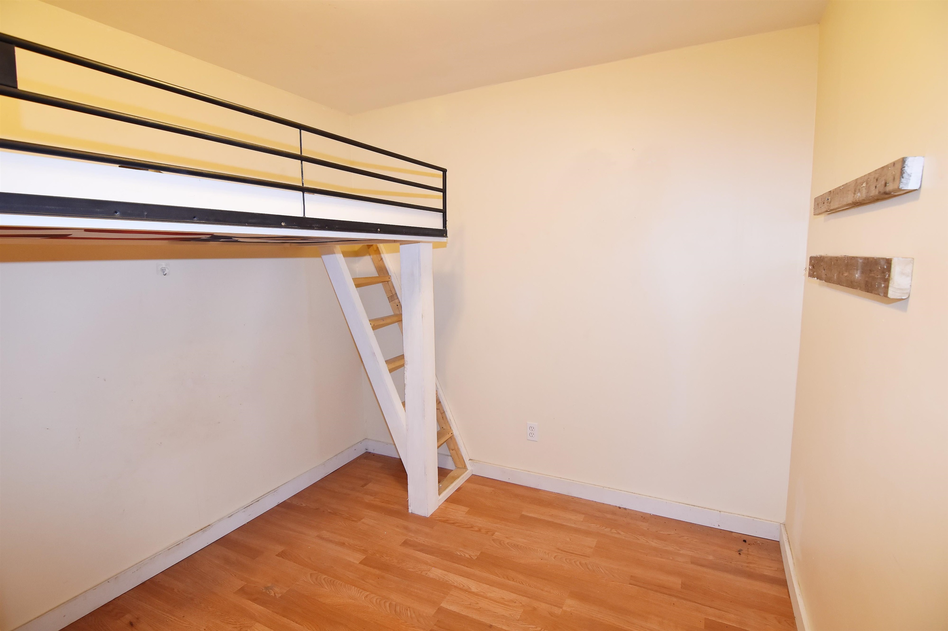 1618 West Sandgate Road