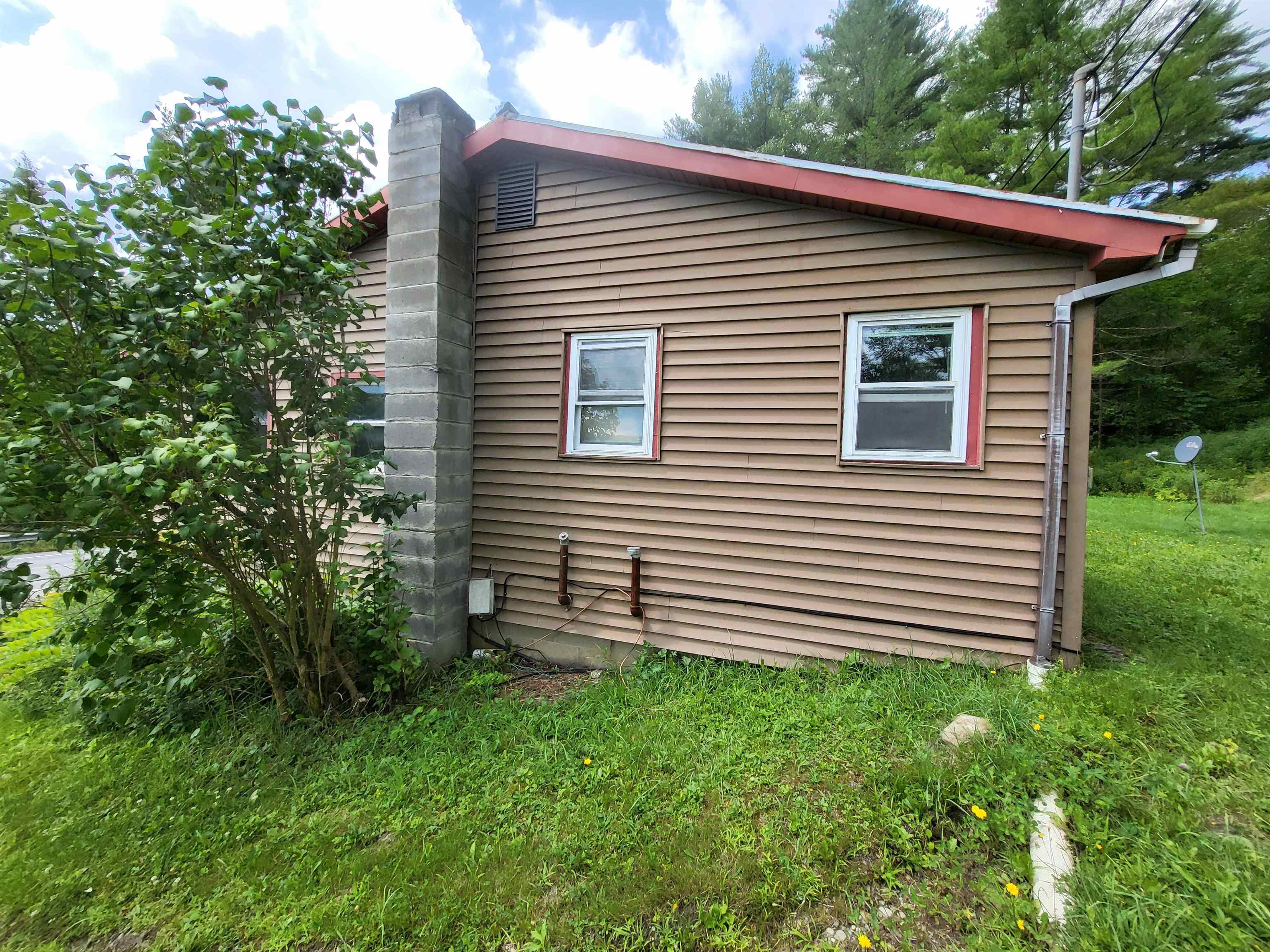 2729 Route 15E